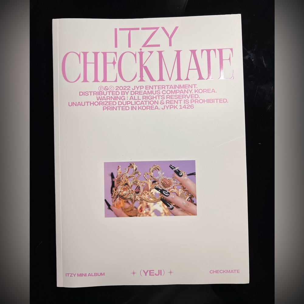 NWT ITZY MINI ALBUM CHECKMATE | STANDARD EDITION